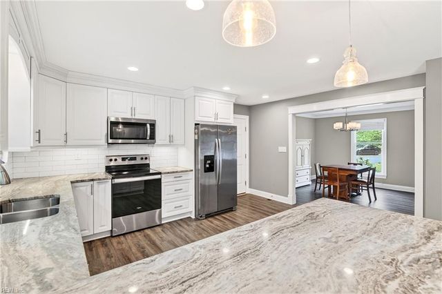 7998 Roaring Springs RD, Gloucester, VA 23061