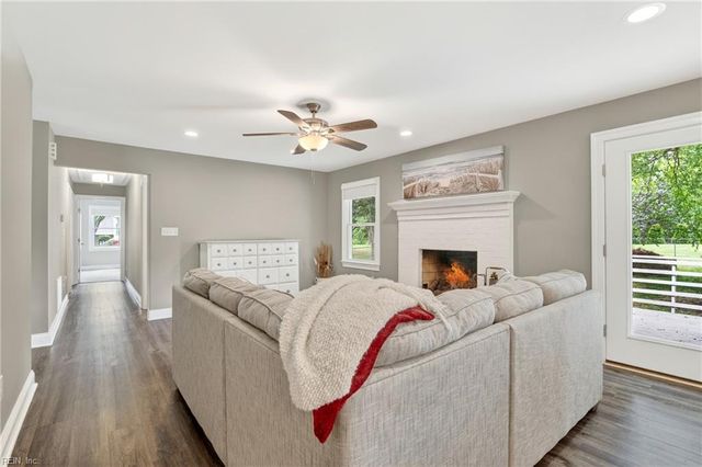 7998 Roaring Springs RD, Gloucester, VA 23061