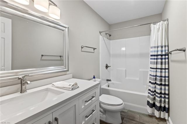 7998 Roaring Springs RD, Gloucester, VA 23061