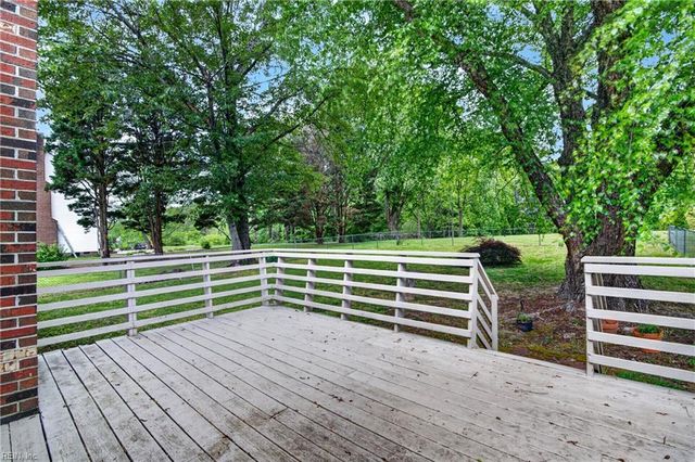 7998 Roaring Springs RD, Gloucester, VA 23061