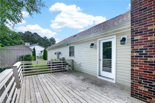 7998 Roaring Springs RD, Gloucester, VA 23061