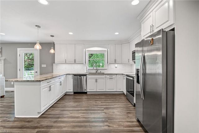 7998 Roaring Springs RD, Gloucester, VA 23061