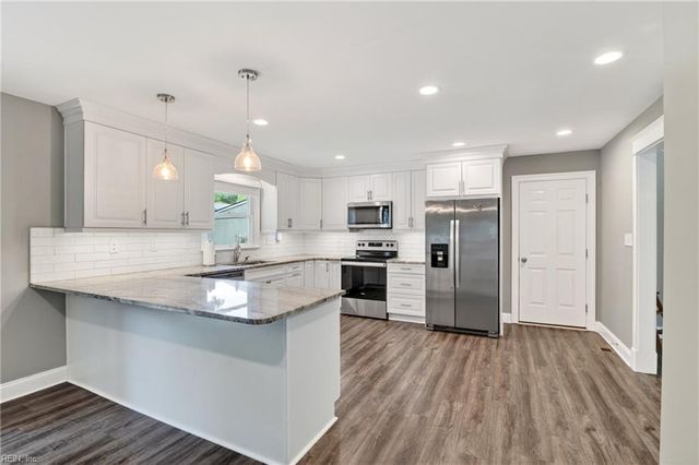7998 Roaring Springs RD, Gloucester, VA 23061