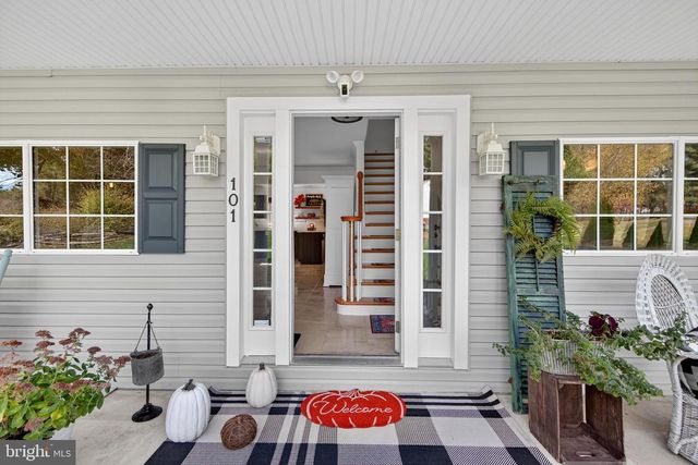 101 BARNSTORMER CIR, Louisa, VA 23093