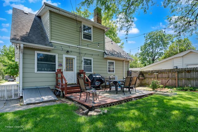 935 N Webster Street, Naperville, IL 60563