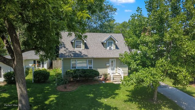 935 N Webster Street, Naperville, IL 60563