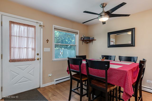 935 N Webster Street, Naperville, IL 60563
