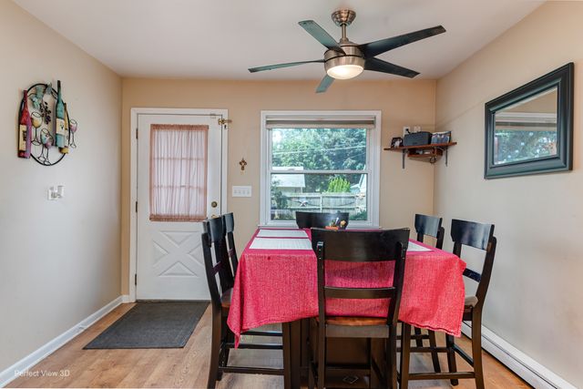 935 N Webster Street, Naperville, IL 60563