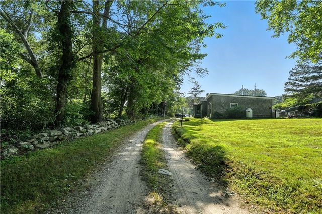 1907 Kingstown Road, South Kingstown, RI 02879