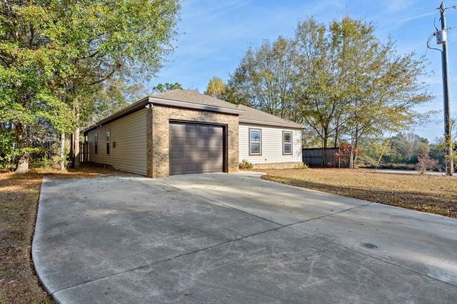 239 Bougainvillea Cir, Dothan, AL 36301