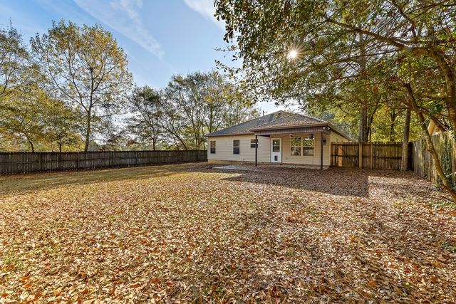 239 Bougainvillea Cir, Dothan, AL 36301