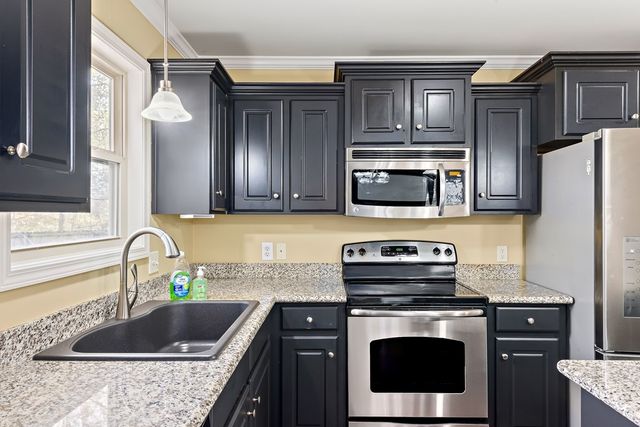 239 Bougainvillea Cir, Dothan, AL 36301