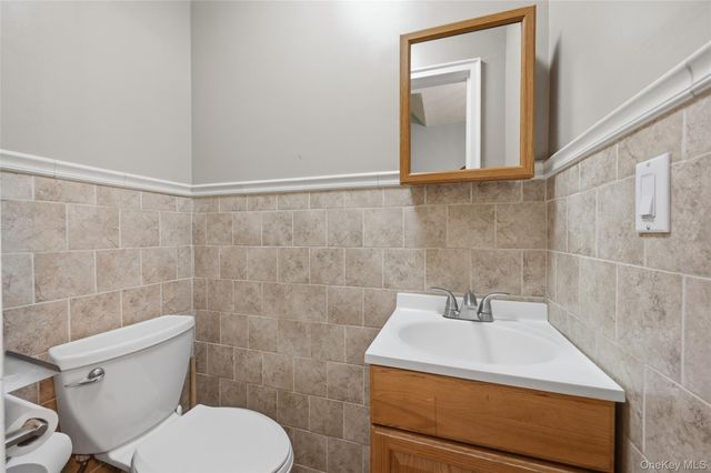 4230 E Tremont Avenue, Bronx, NY 10465