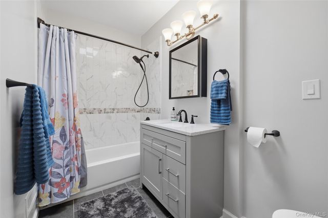 4230 E Tremont Avenue, Bronx, NY 10465