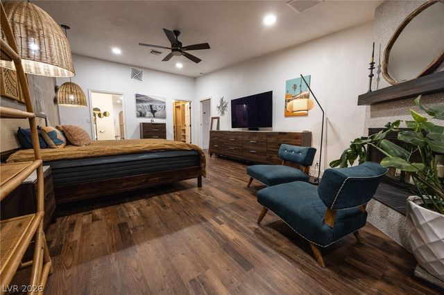 1901 Plaza De La Cruz, Las Vegas, NV 89102