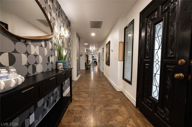 1901 Plaza De La Cruz, Las Vegas, NV 89102