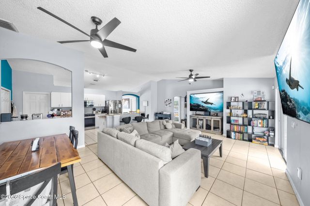 831 Koln Court NW, Palm Bay, FL 32907