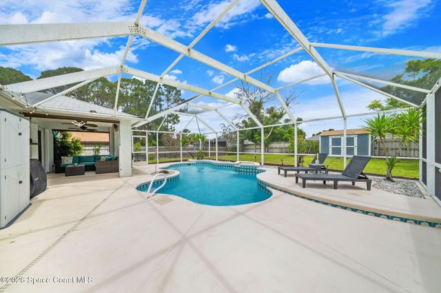831 Koln Court NW, Palm Bay, FL 32907