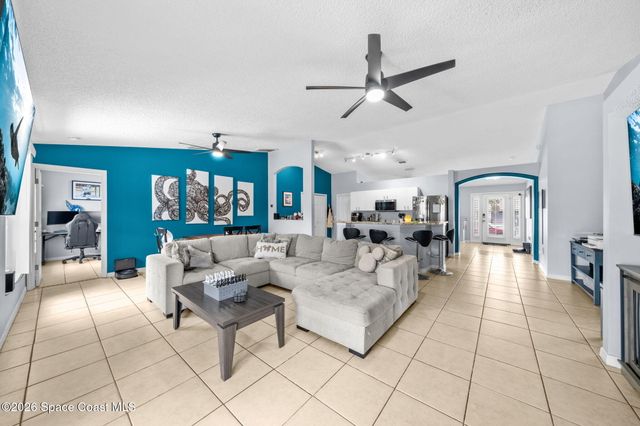 831 Koln Court NW, Palm Bay, FL 32907