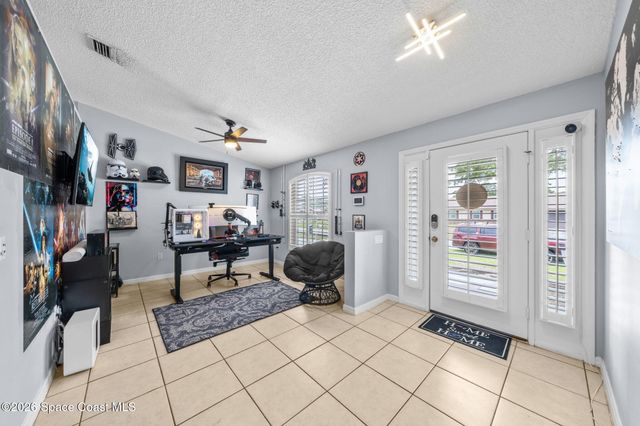 831 Koln Court NW, Palm Bay, FL 32907