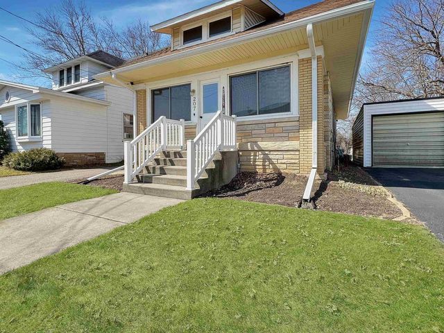 207 West Street, Wonewoc, WI 53968