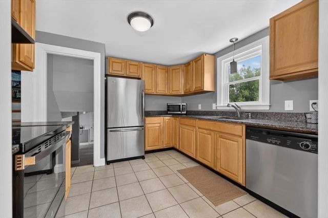 15 Russell Rd, Whitman, MA 02382