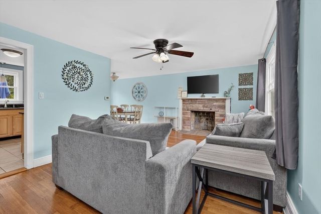 15 Russell Rd, Whitman, MA 02382
