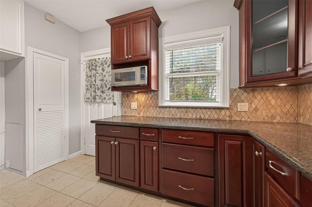 7128 Staffordshire Boulevard, Houston, TX 77030