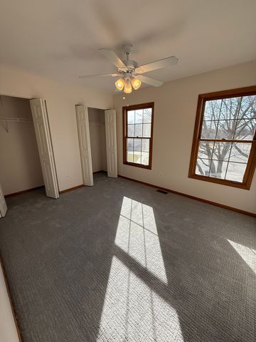 8885 Dryden Street, Woodridge, IL 60517