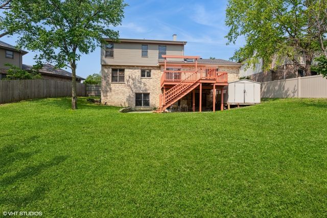 8885 Dryden Street, Woodridge, IL 60517