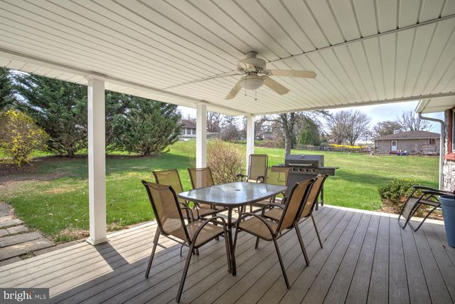 640 MEADOW DR, Honey Brook, PA 19344