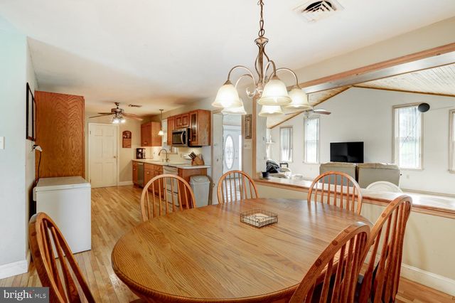 640 MEADOW DR, Honey Brook, PA 19344