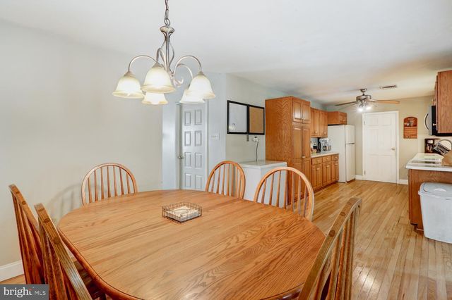 640 MEADOW DR, Honey Brook, PA 19344