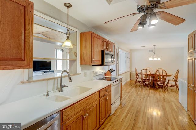 640 MEADOW DR, Honey Brook, PA 19344