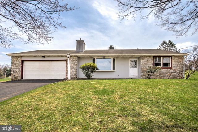 640 MEADOW DR, Honey Brook, PA 19344