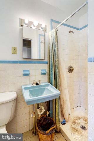 640 MEADOW DR, Honey Brook, PA 19344