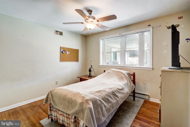 640 MEADOW DR, Honey Brook, PA 19344