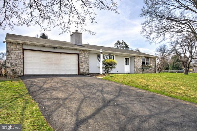 640 MEADOW DR, Honey Brook, PA 19344