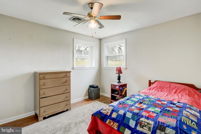 640 MEADOW DR, Honey Brook, PA 19344