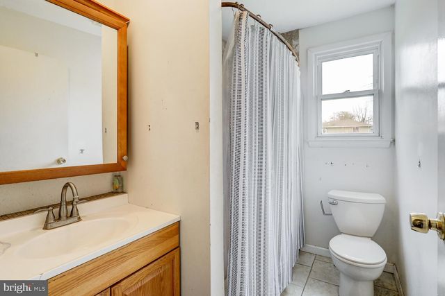 640 MEADOW DR, Honey Brook, PA 19344