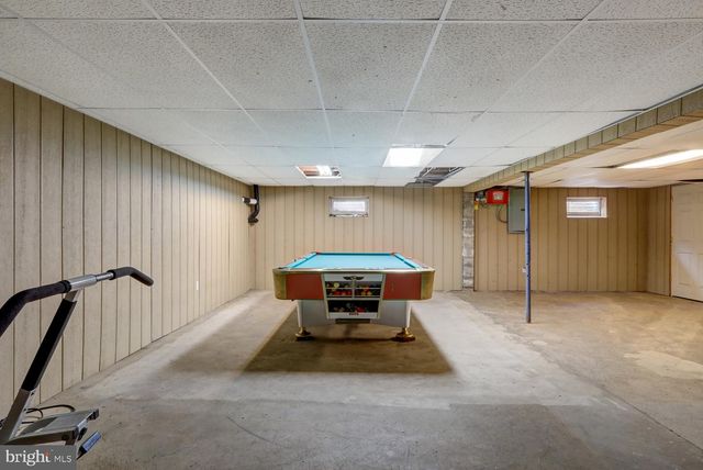 640 MEADOW DR, Honey Brook, PA 19344