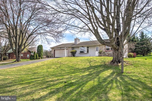 640 MEADOW DR, Honey Brook, PA 19344