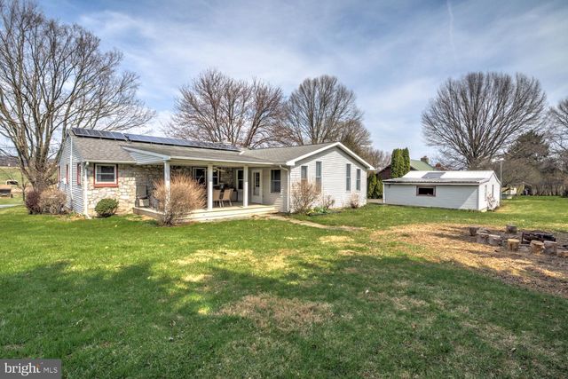 640 MEADOW DR, Honey Brook, PA 19344