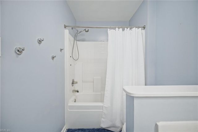 2851 Crossings DR, Chesapeake, VA 23321