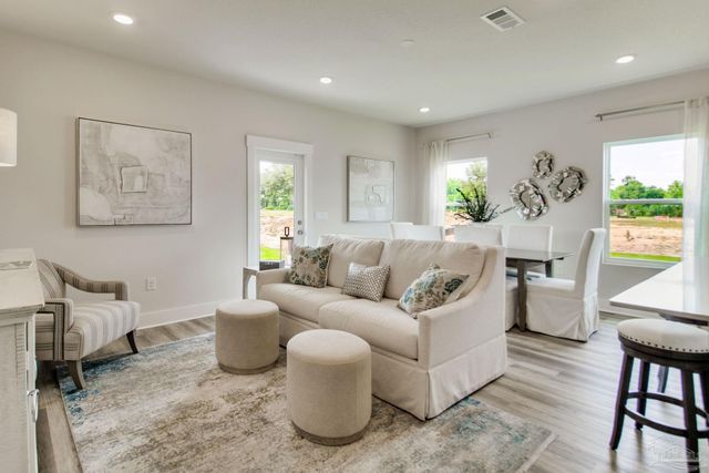 4539 Tenpence Cir, Pace, FL 32571