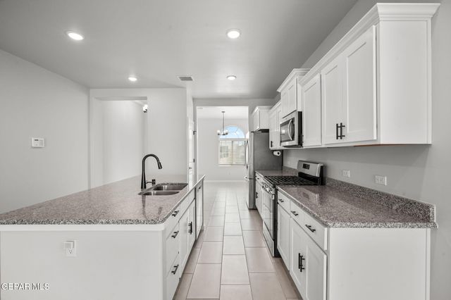 393 COLEFORD Lane, El Paso, TX 79928