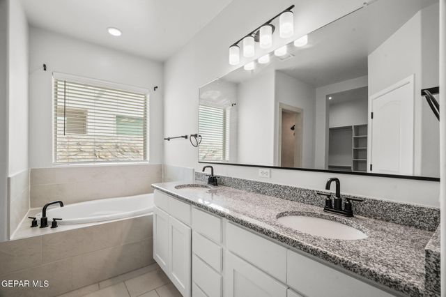 393 COLEFORD Lane, El Paso, TX 79928