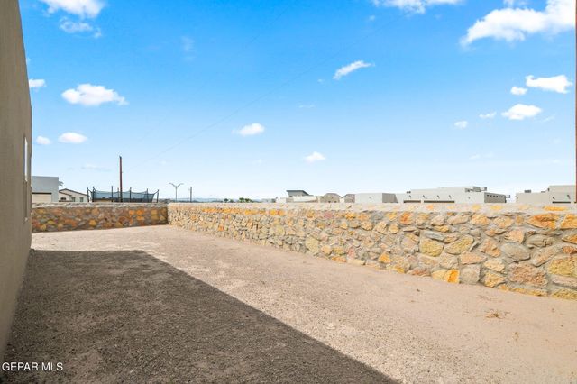 393 COLEFORD Lane, El Paso, TX 79928