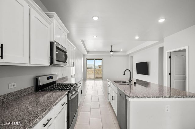 393 COLEFORD Lane, El Paso, TX 79928