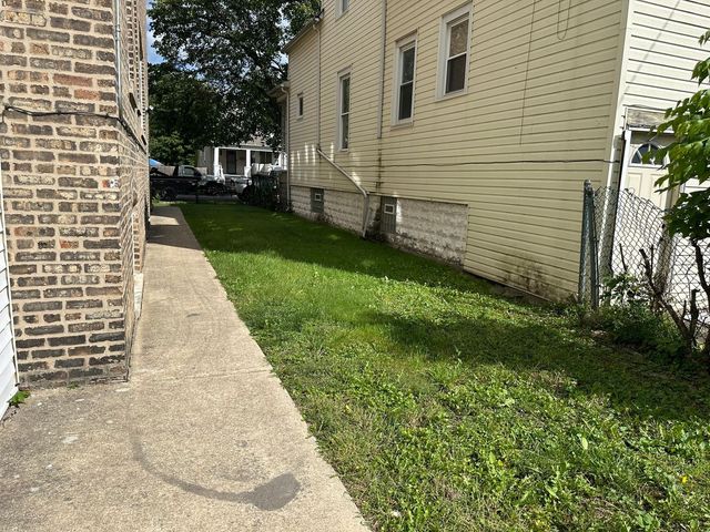 11320 S Edbrooke Avenue 2, Chicago, IL 60628